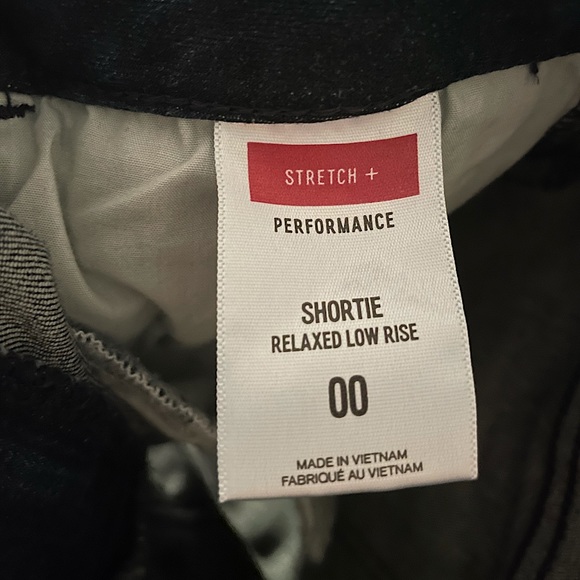 Express Mid Rise Shortie - Picture 3 of 4